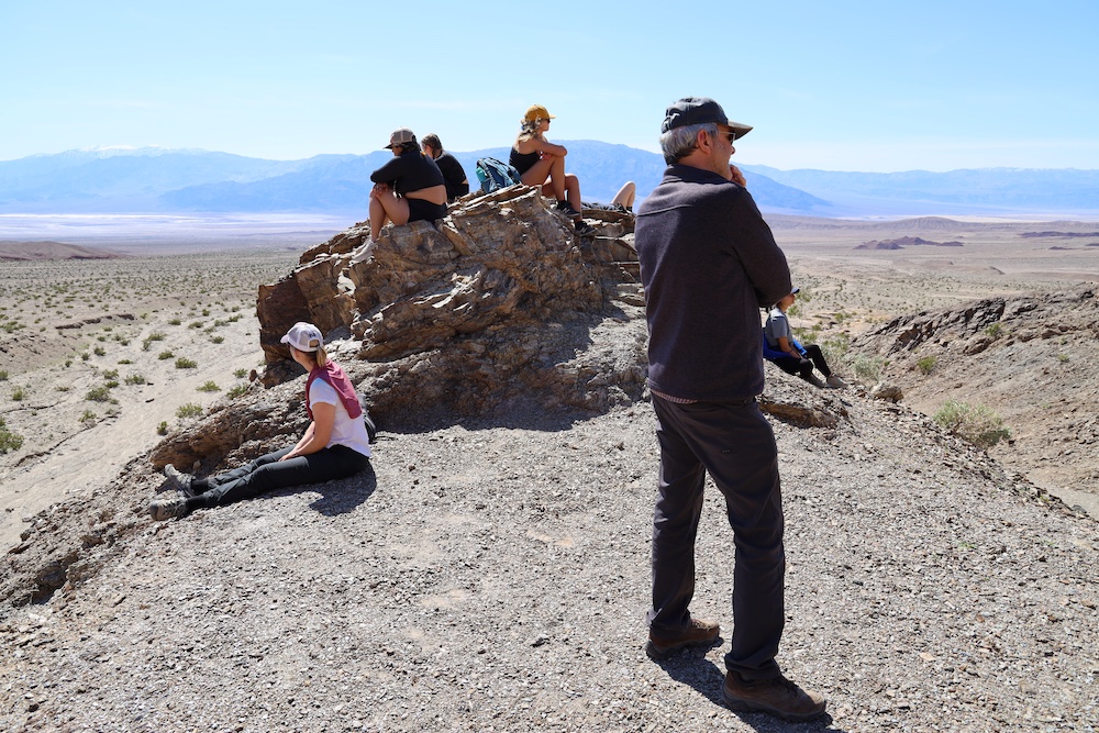 where-geology-meets-philosophy-usd-students-embark-on-a-desert-sublime